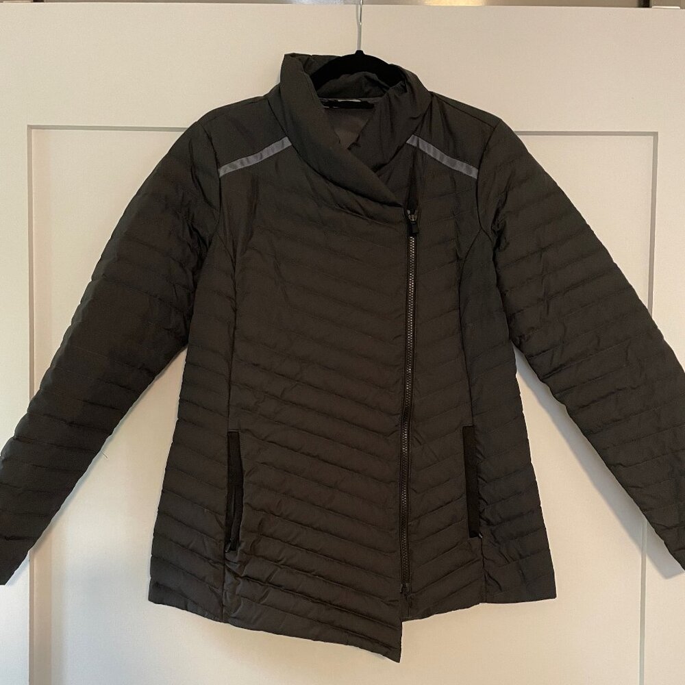 Athleta Asymmetrical Zippered Lightweight Puffy Jacket-Grey